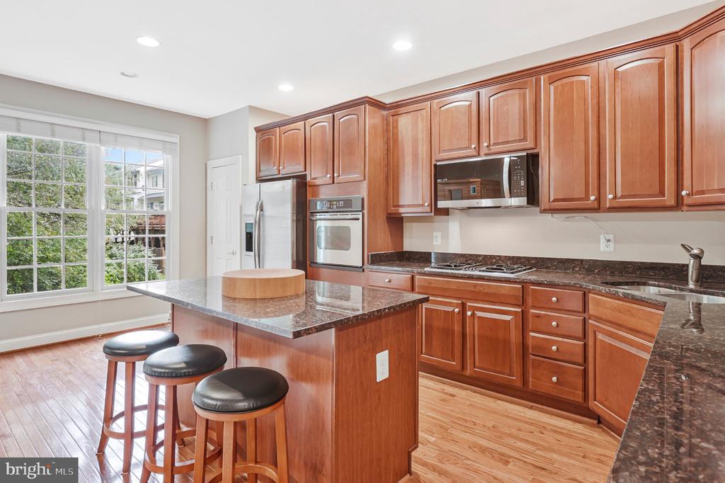 8313 DOCKRAY COURT