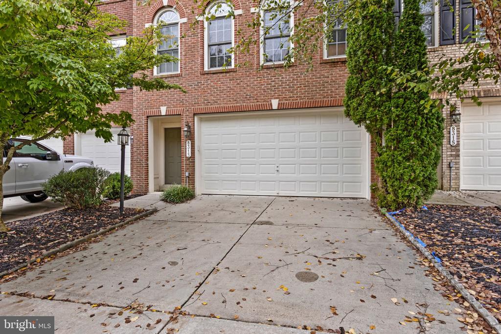8313 DOCKRAY COURT