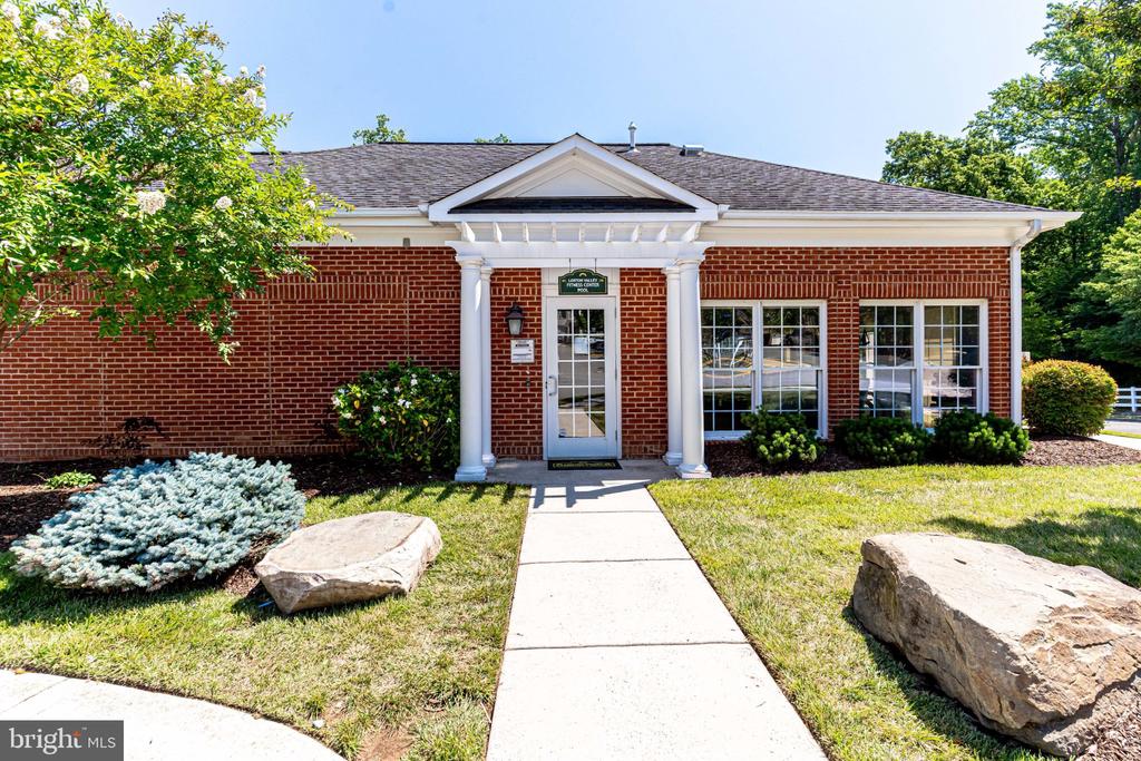 8313 DOCKRAY COURT