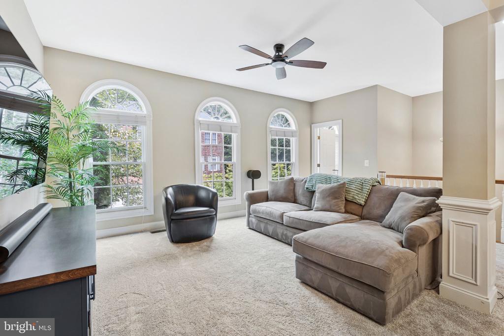 8313 DOCKRAY COURT