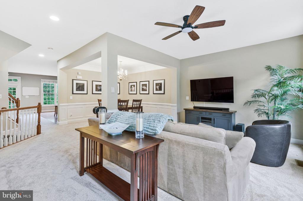 8313 DOCKRAY COURT