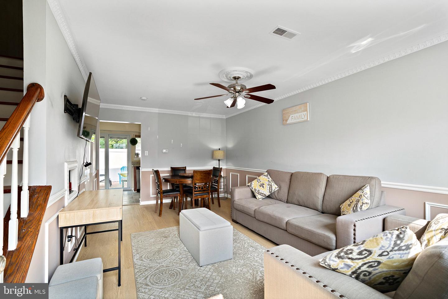 116 Saint Charles Sq
