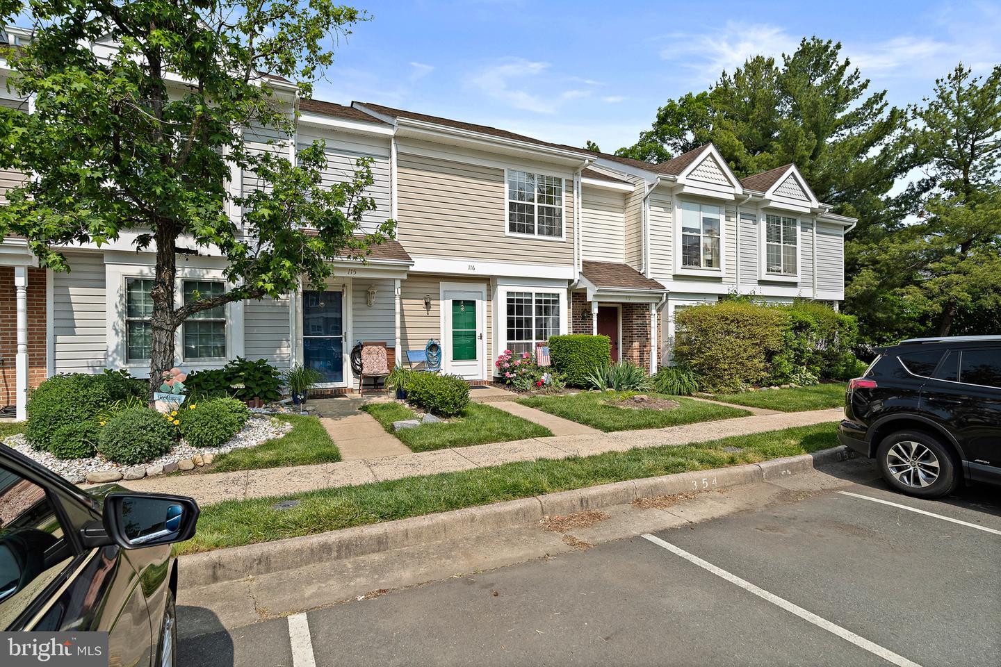 116 Saint Charles Sq