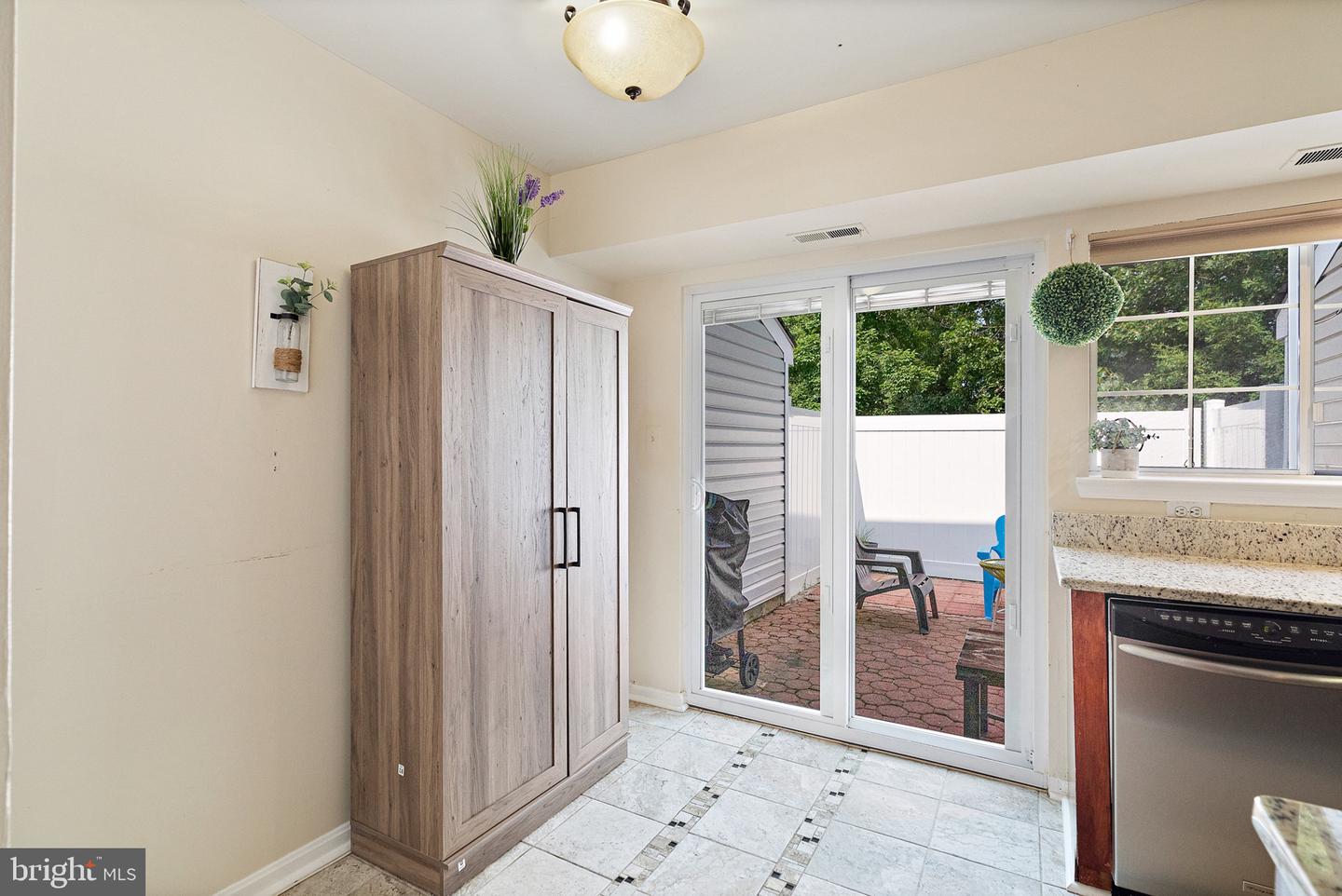 116 Saint Charles Sq