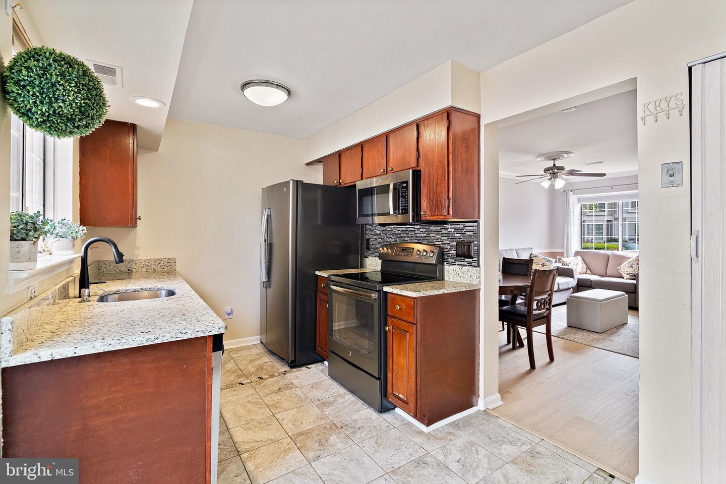 116 Saint Charles Sq