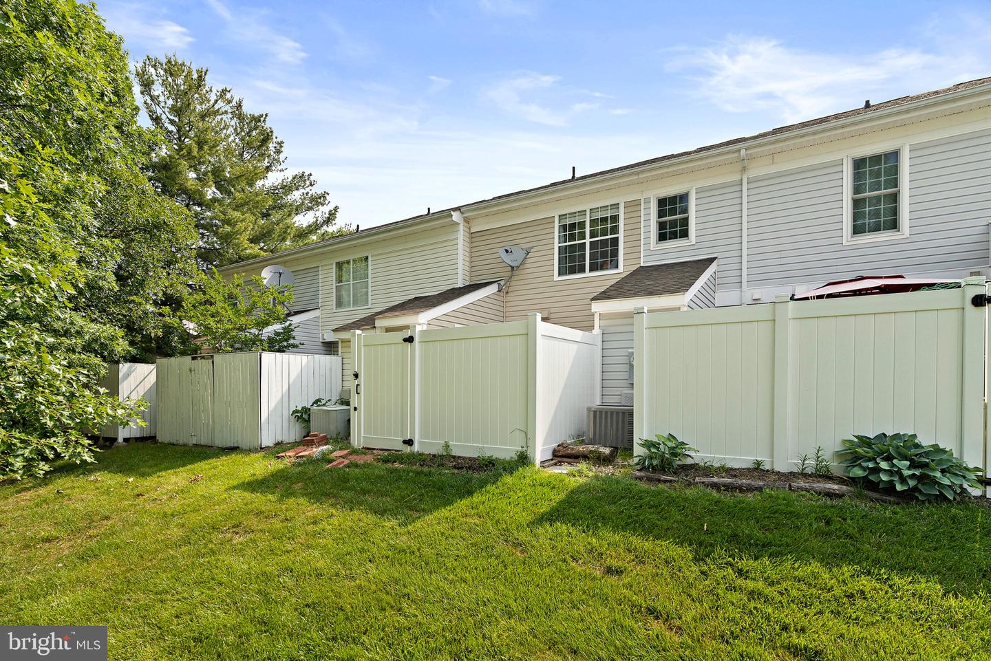 116 Saint Charles Sq