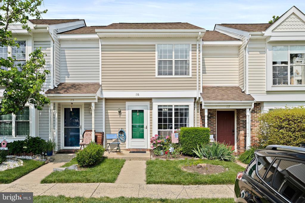 116 Saint Charles Sq