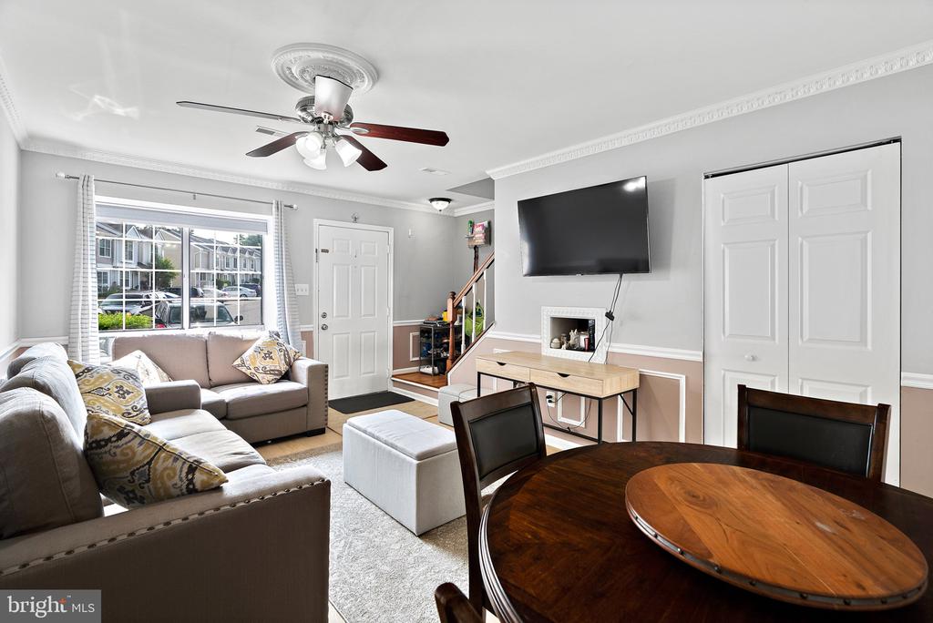 116 Saint Charles Sq
