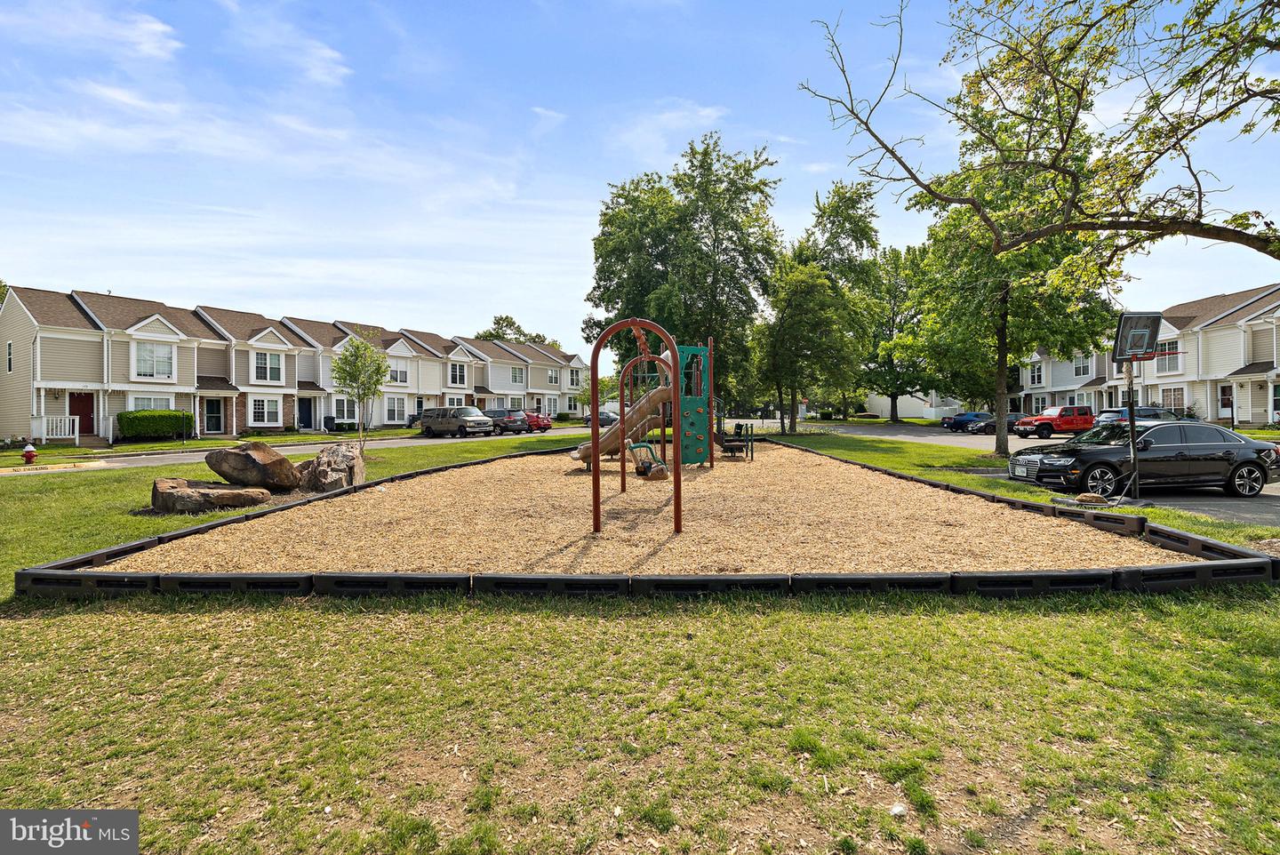 116 Saint Charles Sq