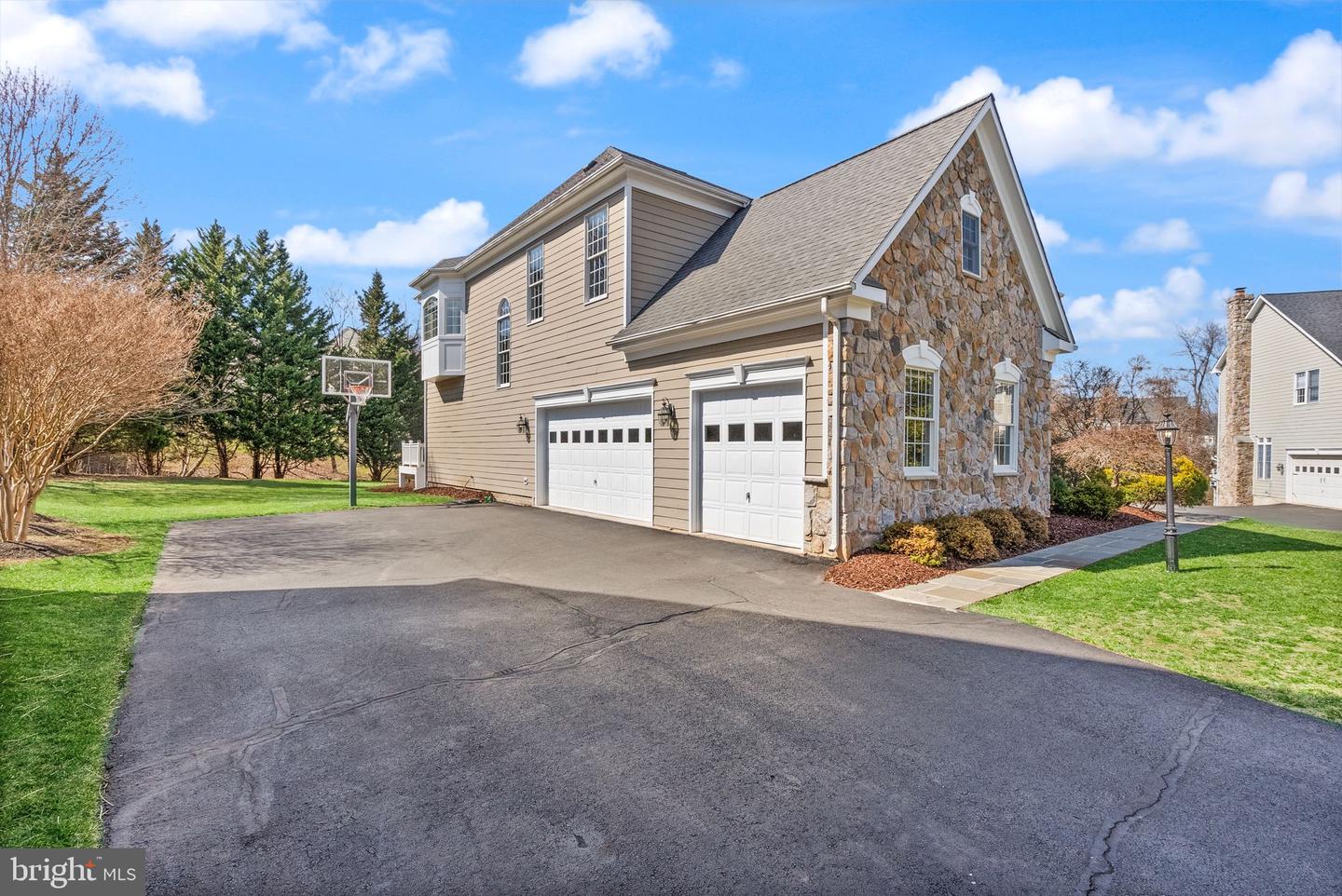 19049 Amur Ct