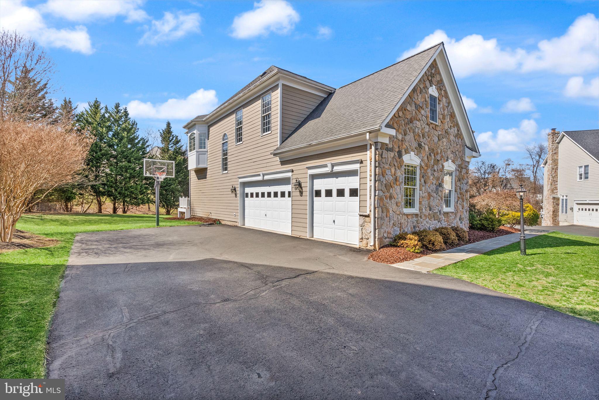 19049 Amur Ct
