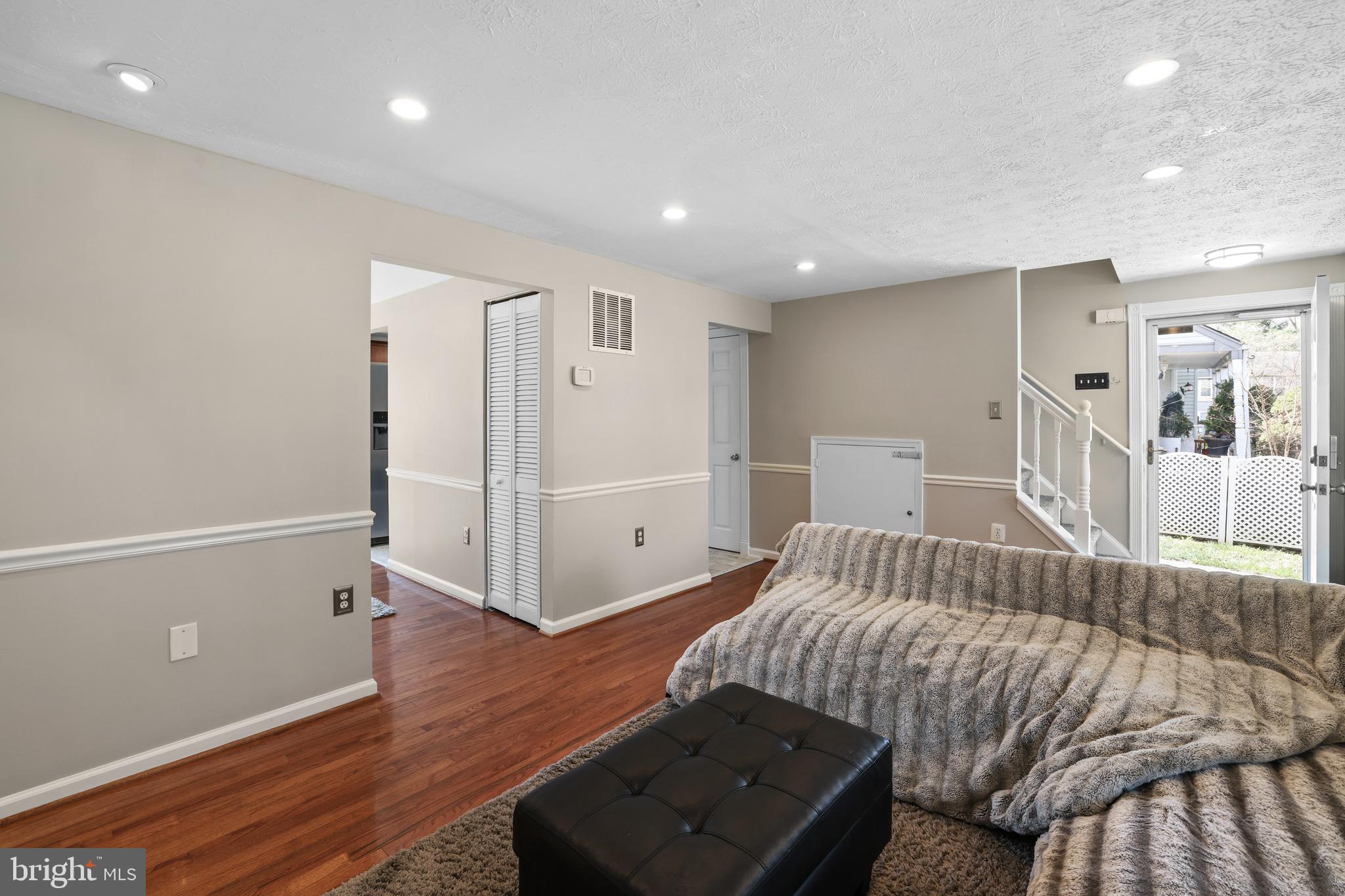 1003 Nelson Ct NE