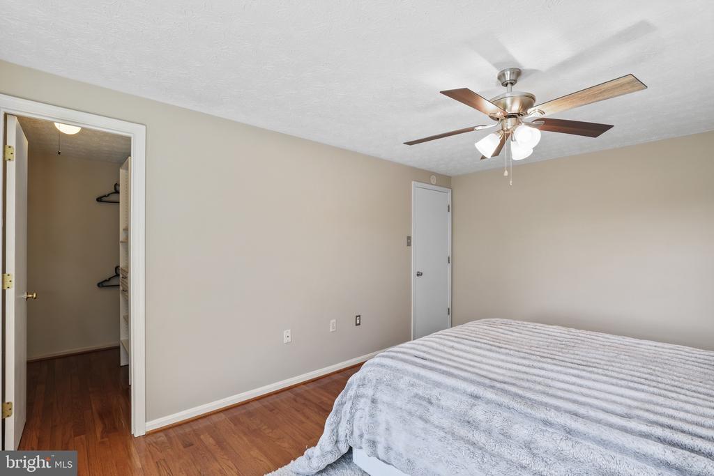 1003 Nelson Ct NE