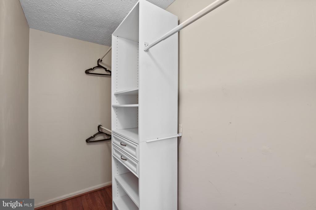 1003 Nelson Ct NE