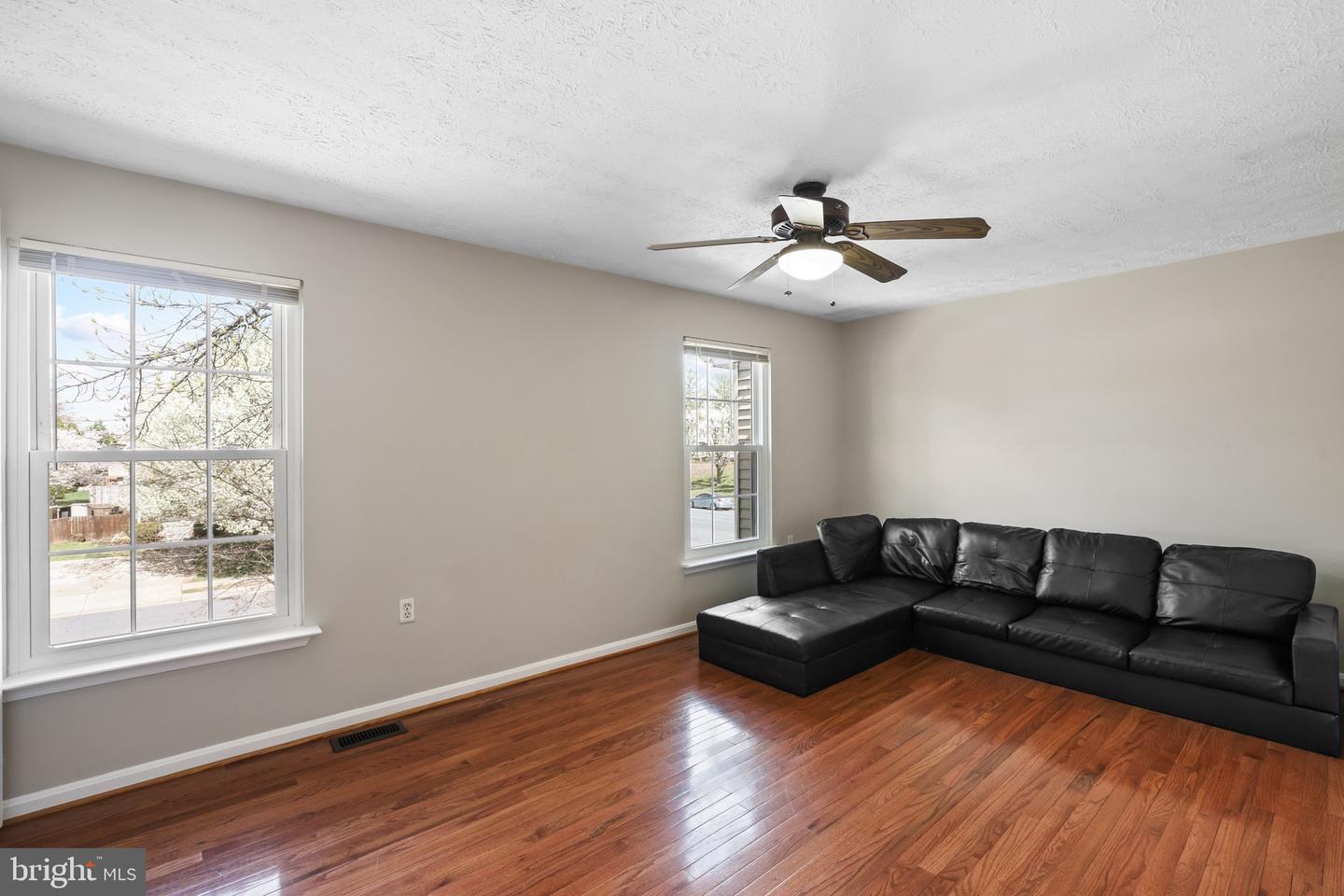 1003 Nelson Ct NE
