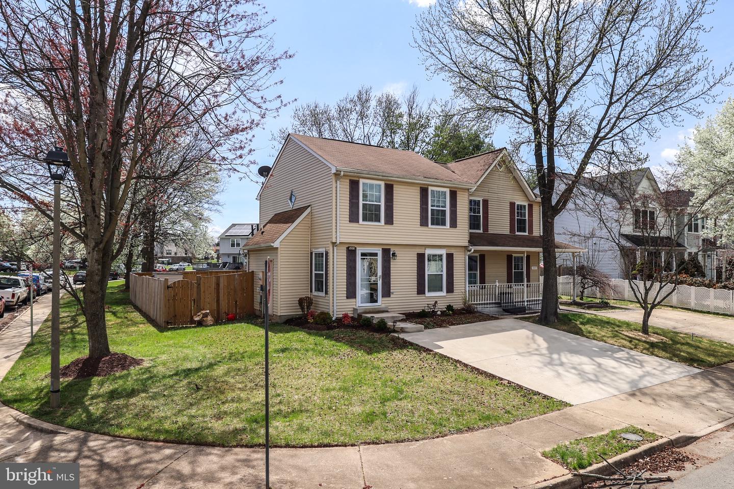 1003 Nelson Ct NE