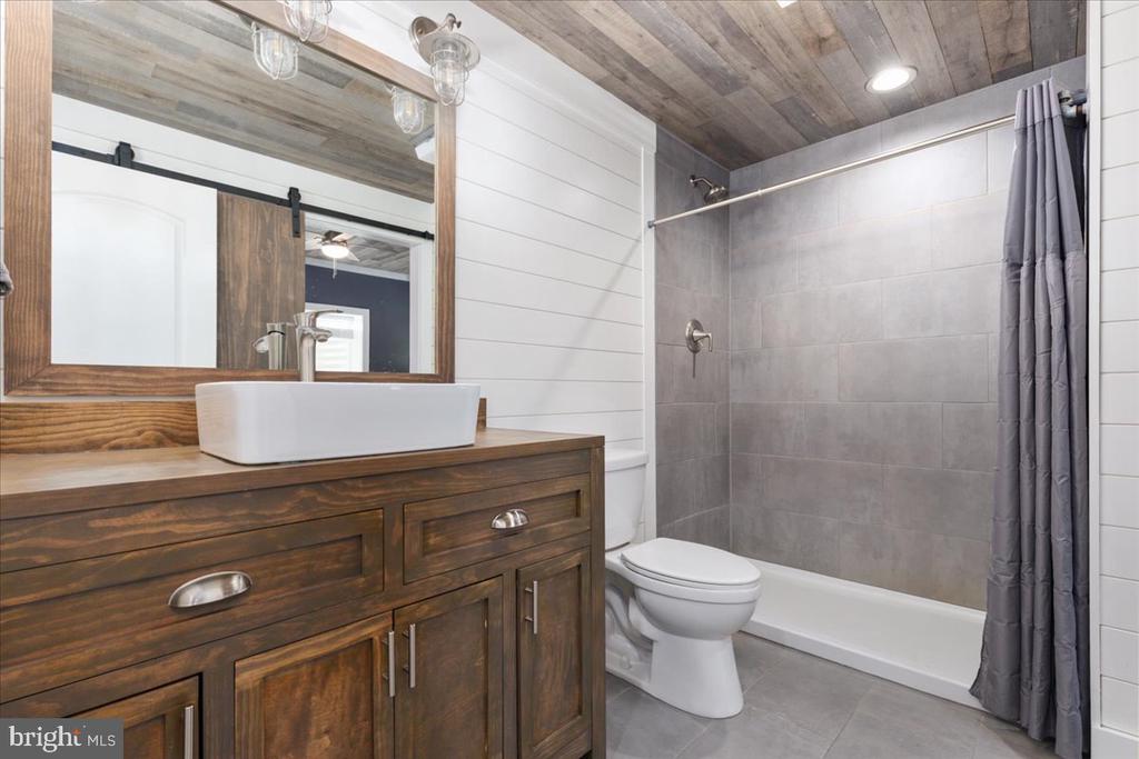 39571 Charles Henry Pl