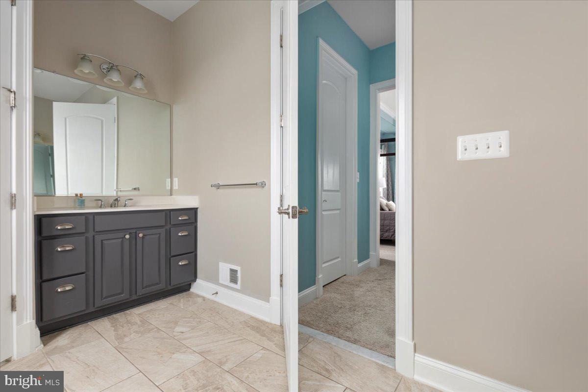 39571 Charles Henry Pl