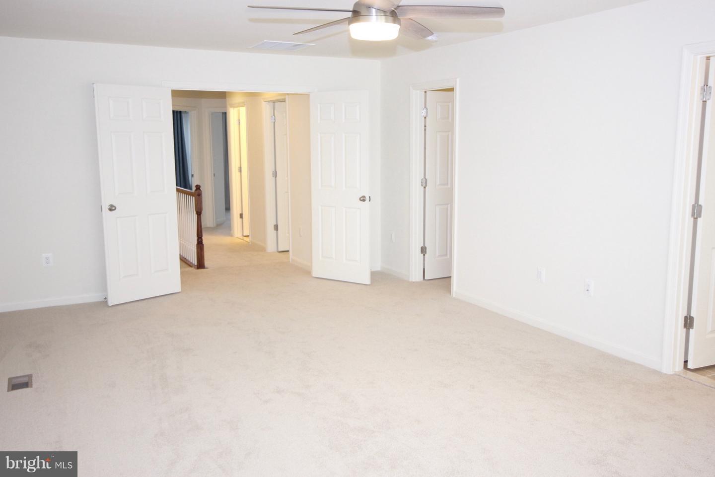 21517 WILLOW BREEZE SQ