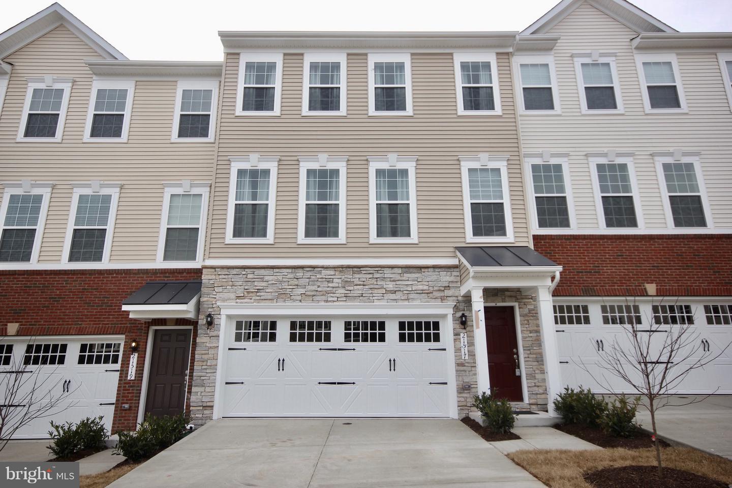 21517 WILLOW BREEZE SQ