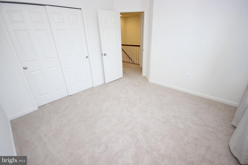 21517 WILLOW BREEZE SQ