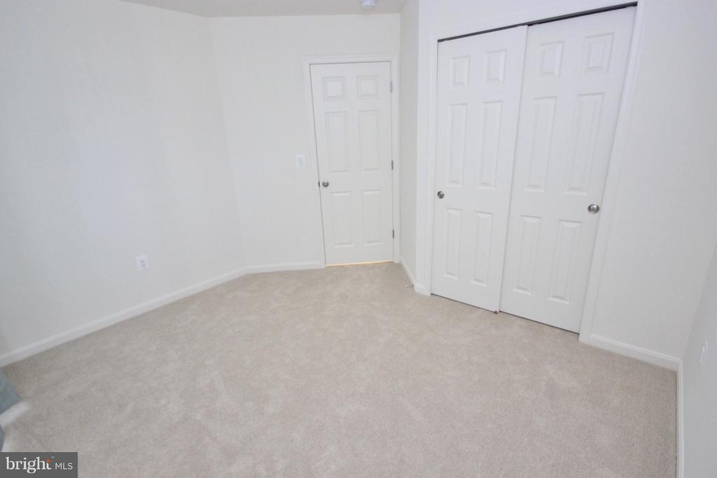 21517 WILLOW BREEZE SQ