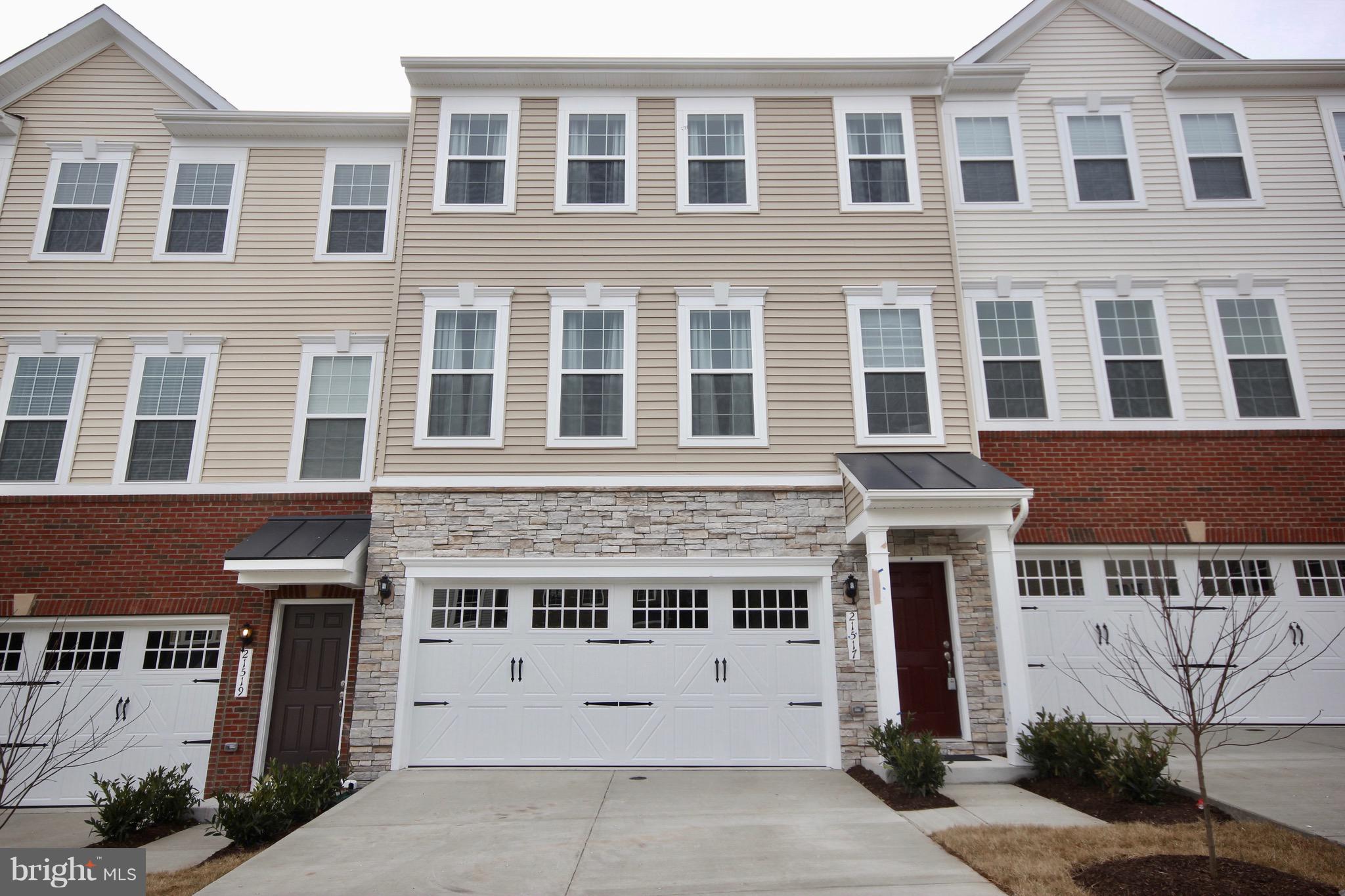 21517 WILLOW BREEZE SQ