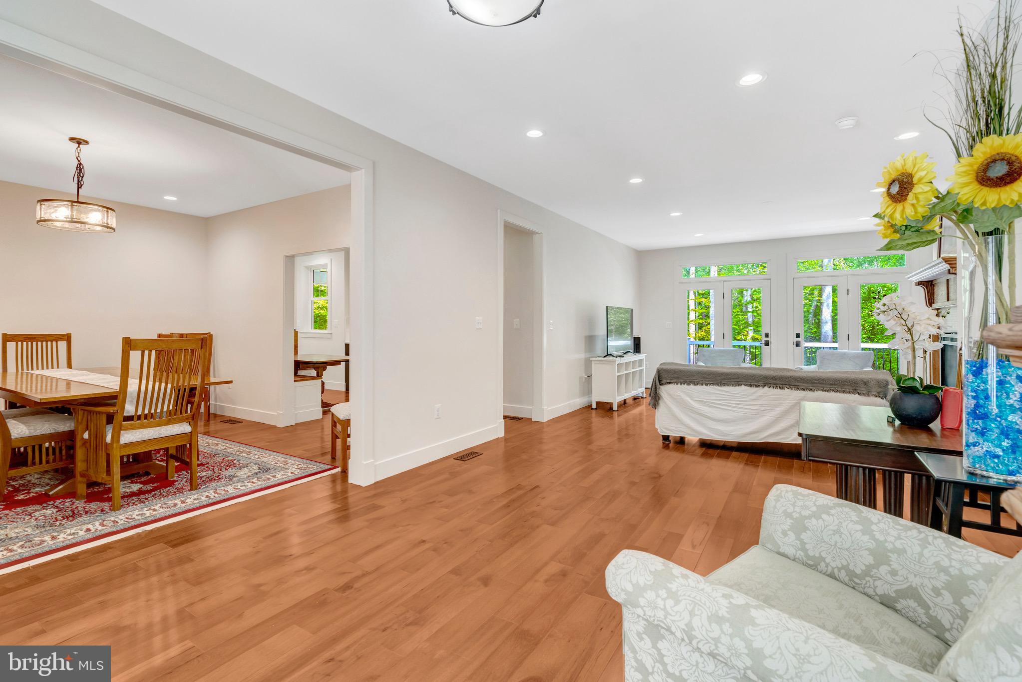 8880 EVELYN DRIVE