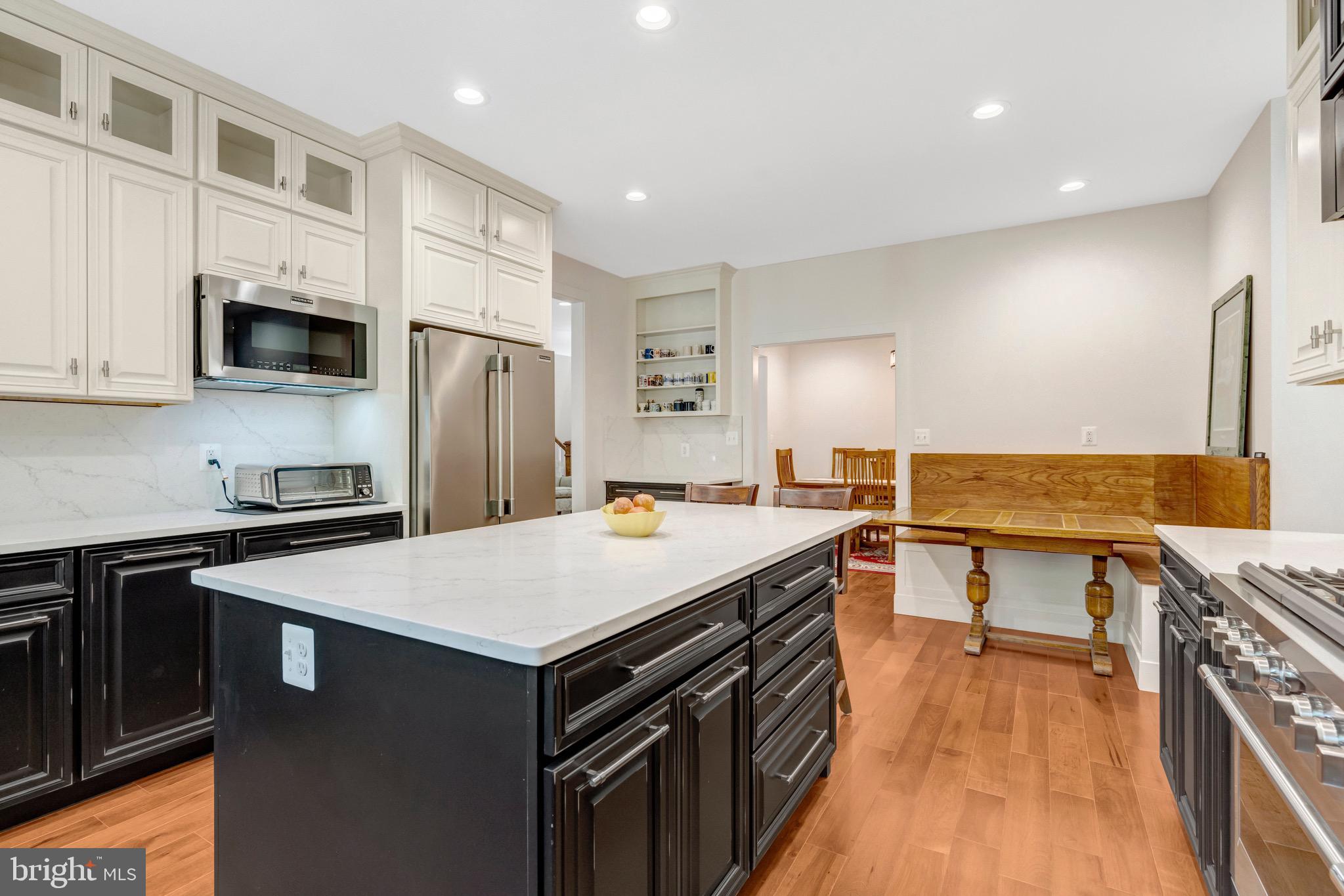 8880 EVELYN DRIVE