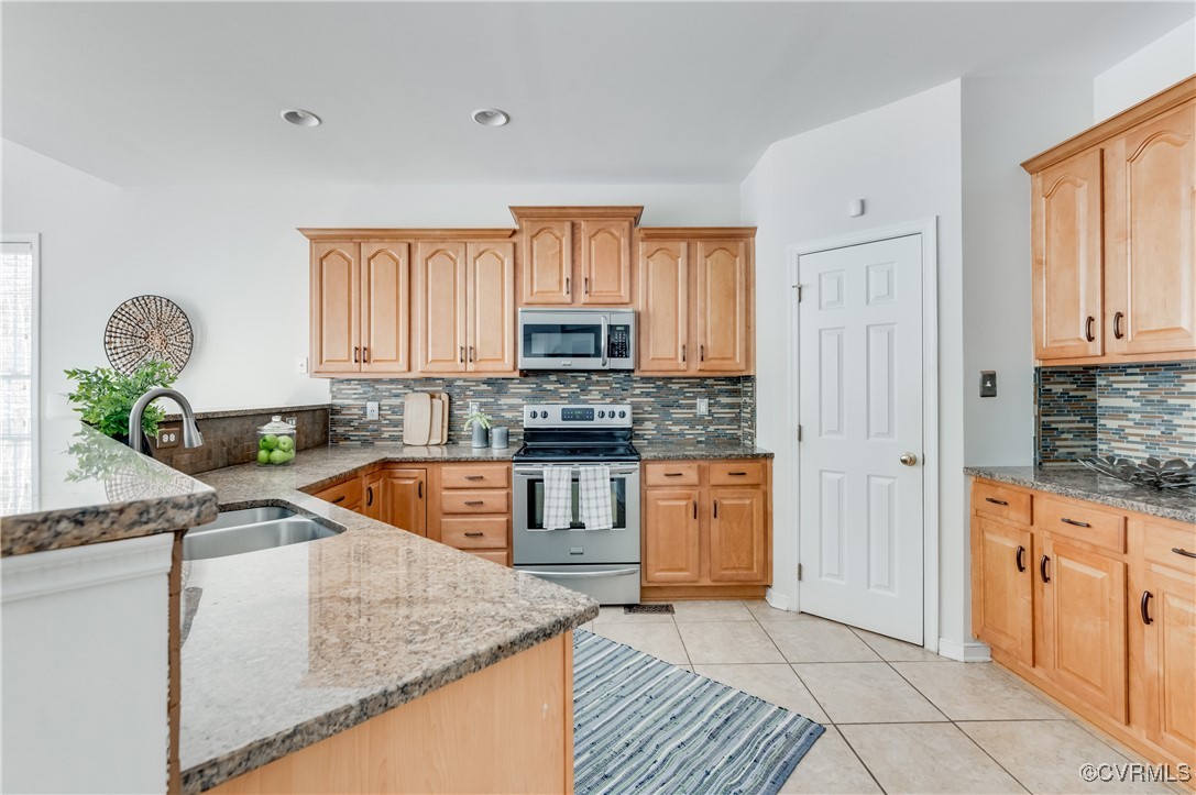 7812 Hampton Manor Ct