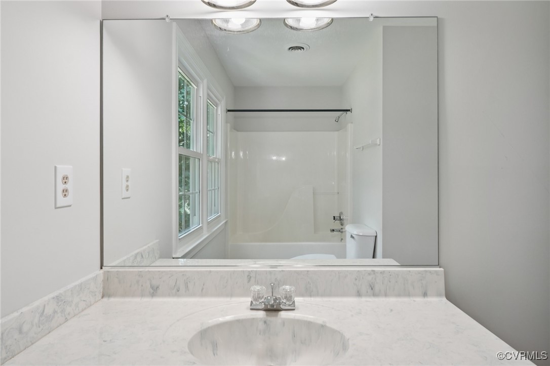 3415 Sherwood Bluff Way