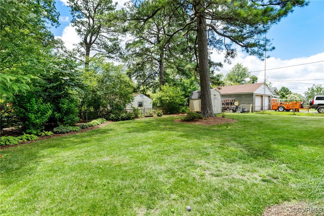 8529 Spalding Dr