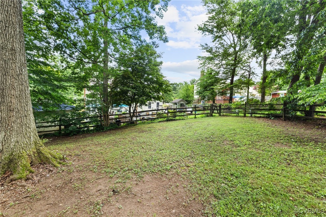 10924 Sunset Hills Dr