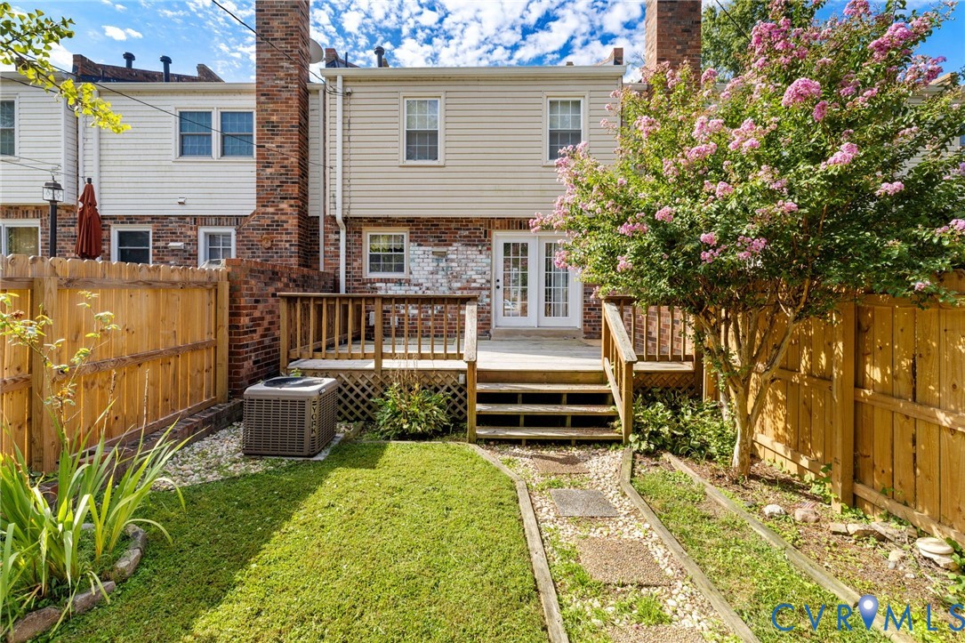 2218 Kingsbrook Dr