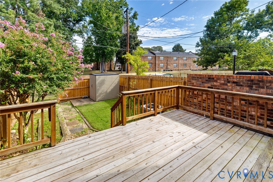 2218 Kingsbrook Dr