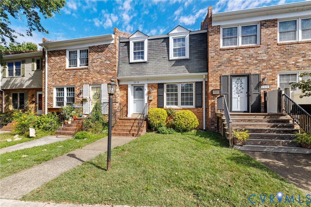 2218 Kingsbrook Dr