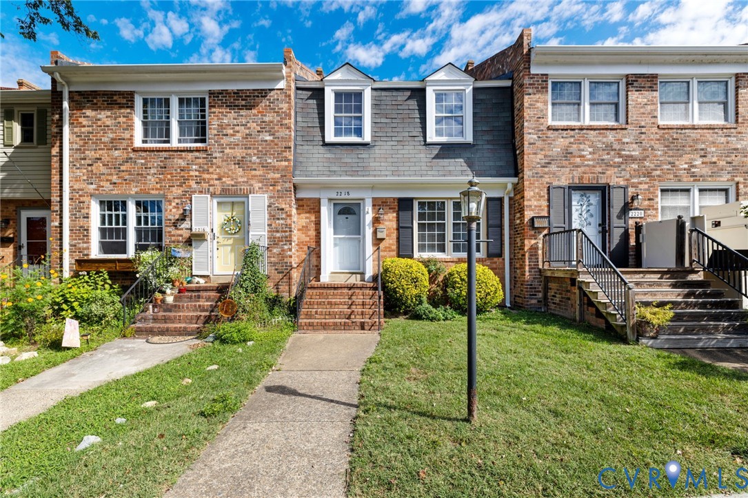 2218 Kingsbrook Dr