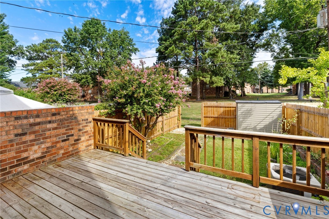 2218 Kingsbrook Dr