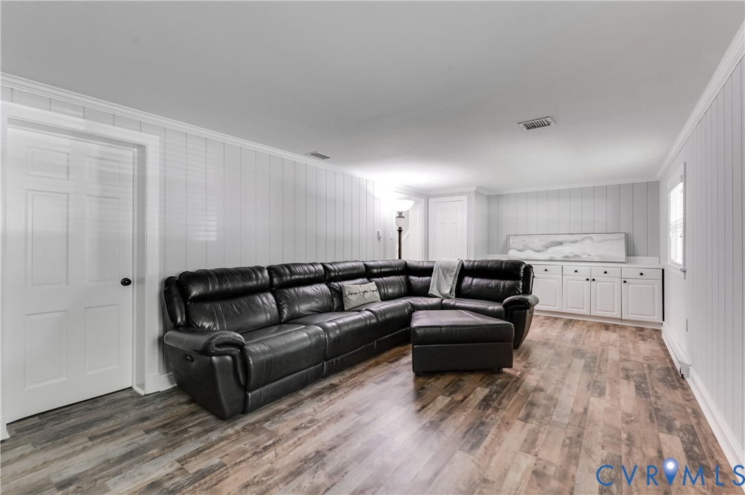 9513 Skyview Dr