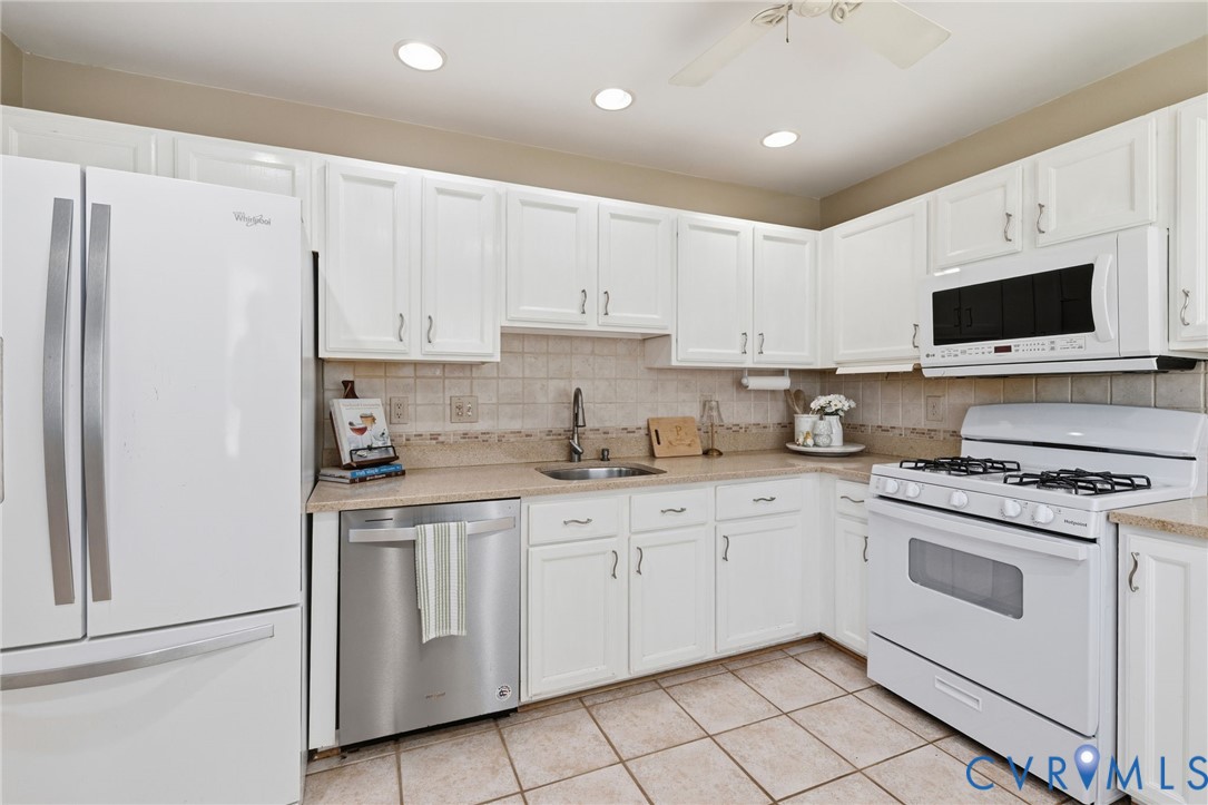 10169 Grand Oaks Dr