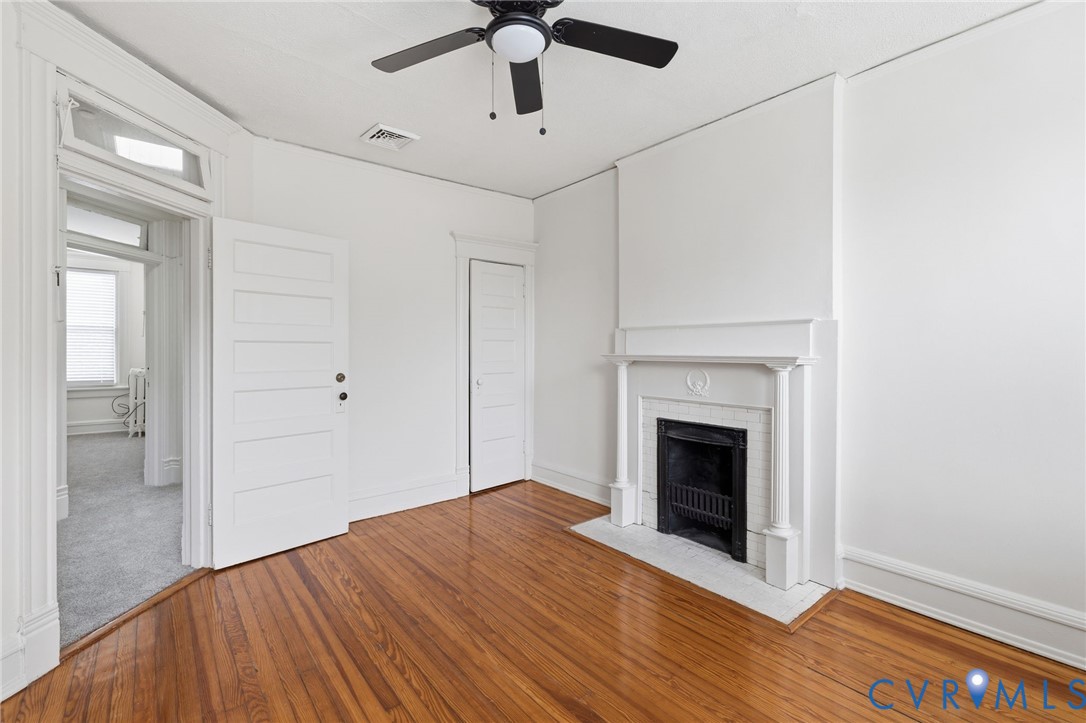 2425 W Main St