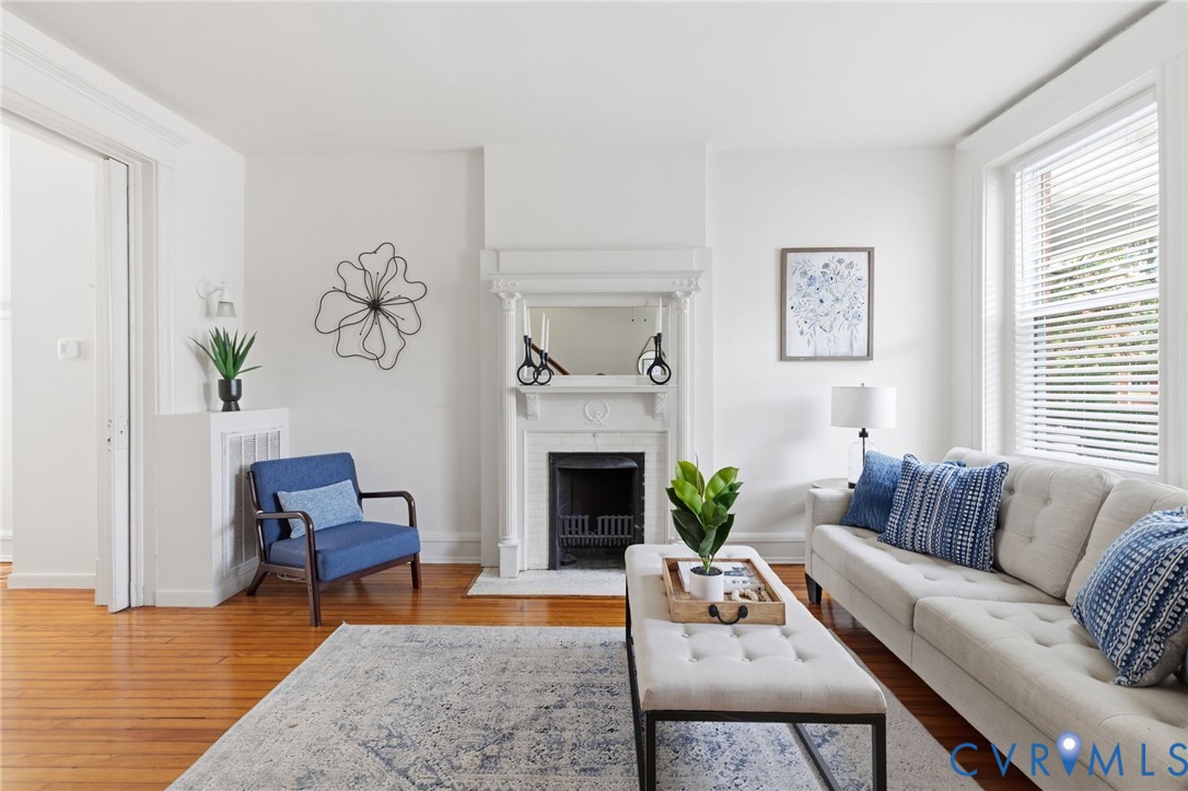 2425 W Main St