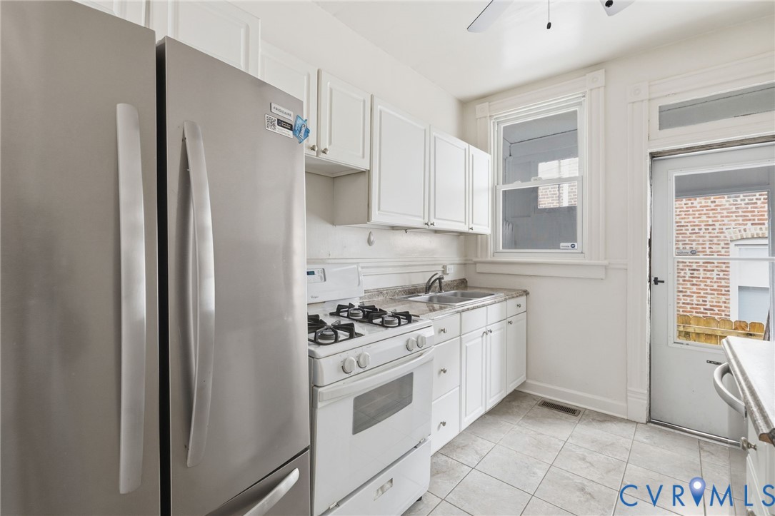 2425 W Main St