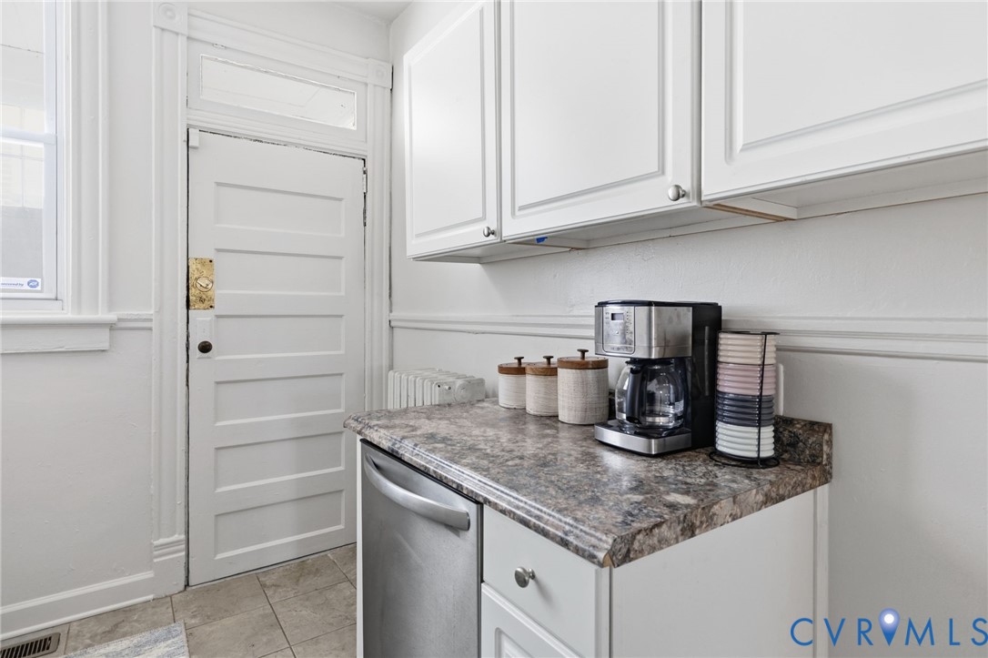 2425 W Main St