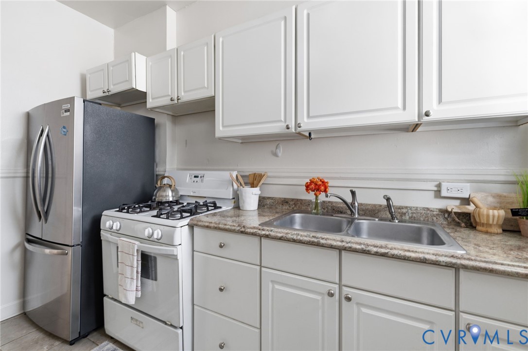 2425 W Main St