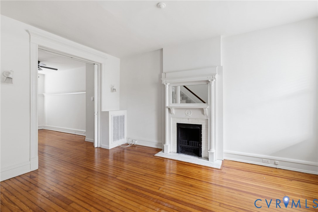2425 W Main St