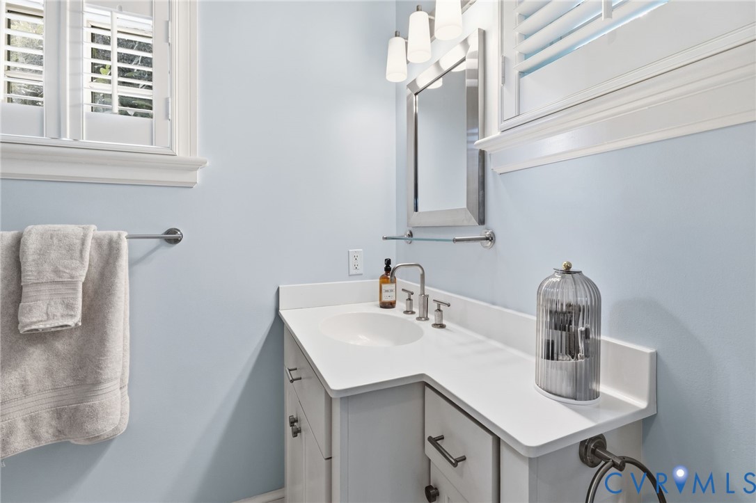 5306 Monument Ave