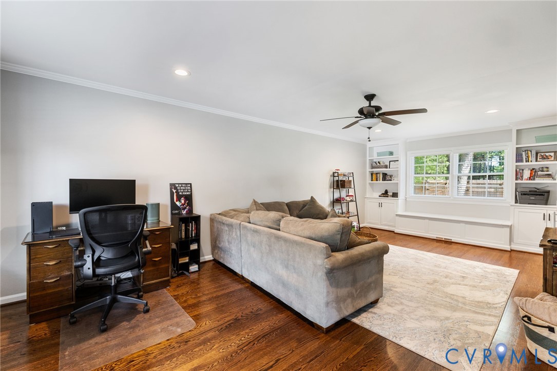 1109 Swissvale Pl