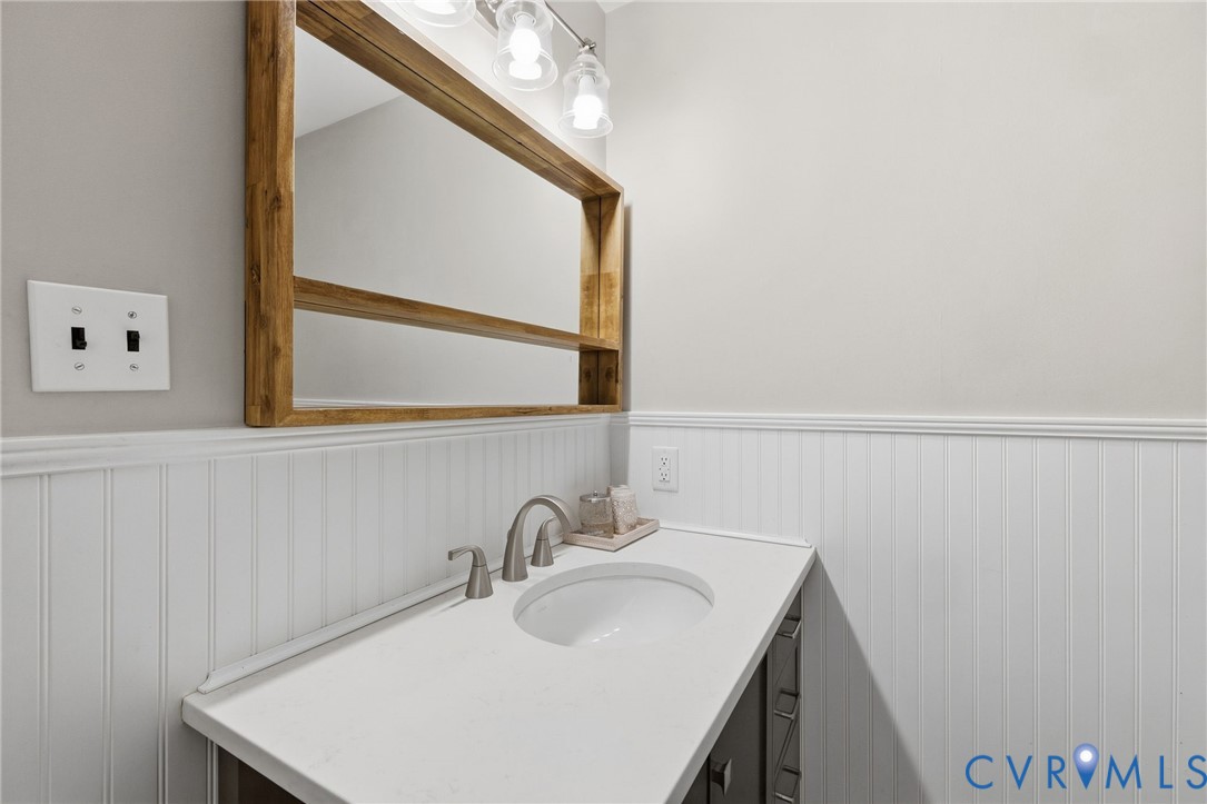 1109 Swissvale Pl