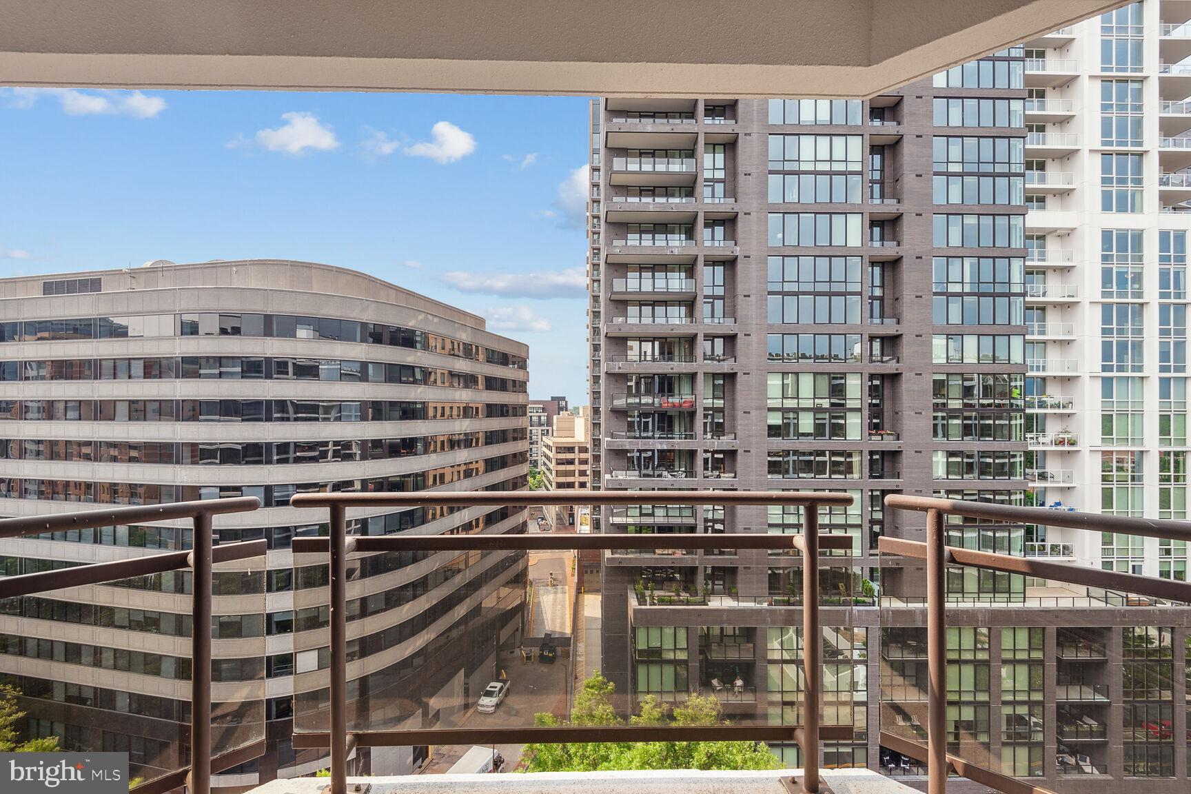 1530 Key Blvd #1219
